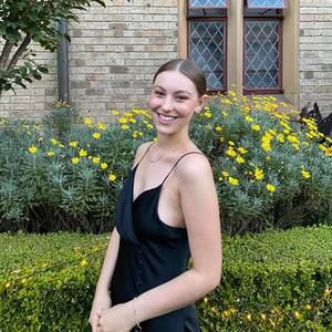 Meet your Posher, Julia